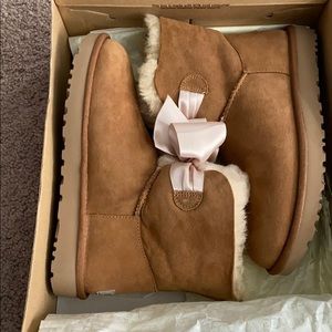 UGG GITA BOW MINI Brand New